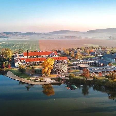 Farma Capi Hnizdo Hotel Olbramovice (Benesov)