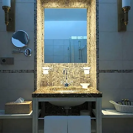 Otel Capi Hnizdo Olbramovice (Benesov)